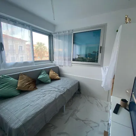 Centre Palais De La 100m Port Et 300m * 생트막시메